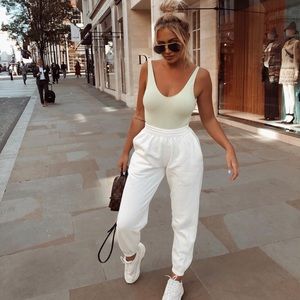 SOLD💲💲Prettylittlething CASUAL JOGGER - white